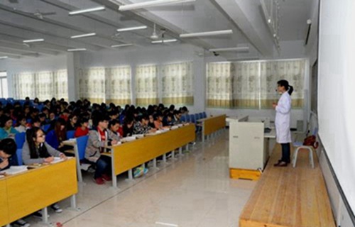 保定华中技工学校哪些专业还招生？